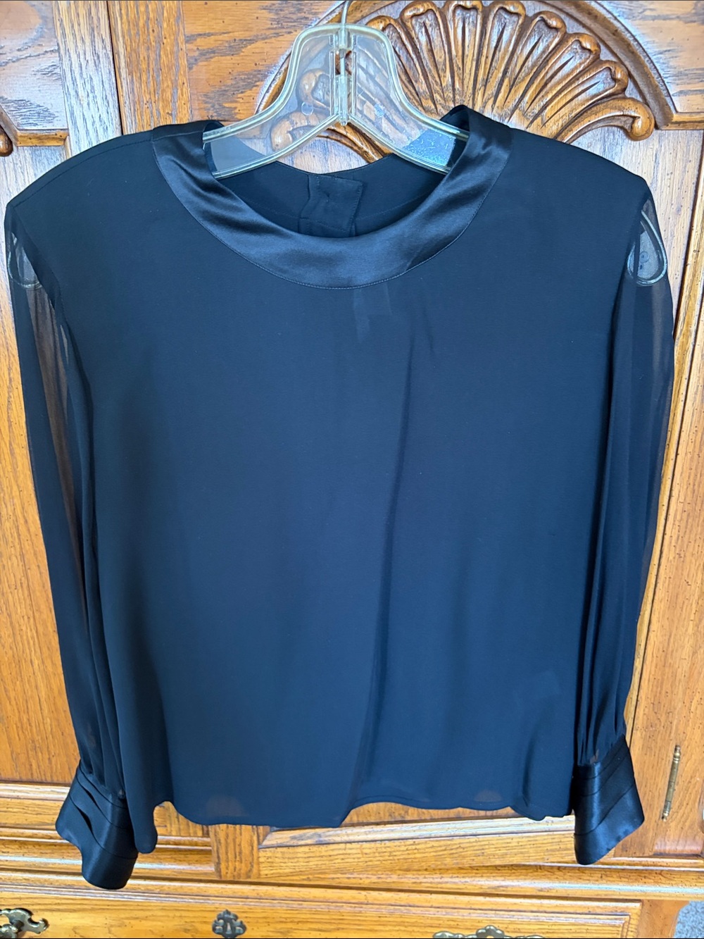 Peter Nygard Black Long-Sleeve Satin-Trim Blouse